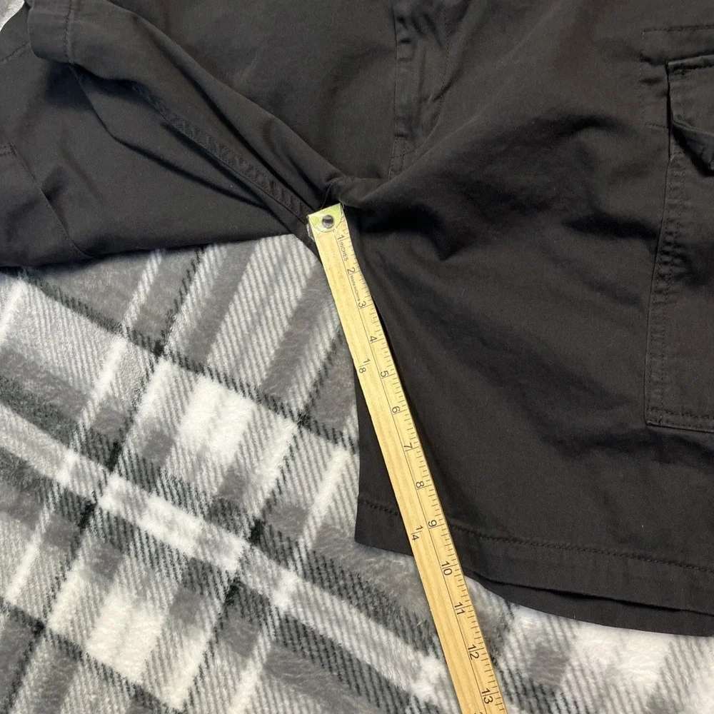 Levis Mens Carrier Cargo Shorts Size 42 Black Cotton Casual & Stylish Shorts EUC